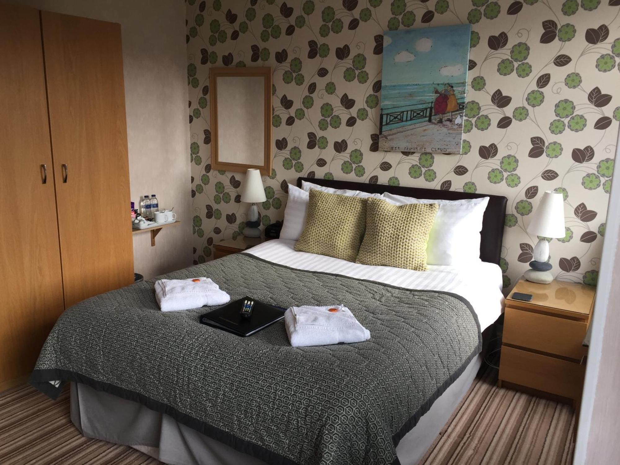 The Leeway Hotel Scarborough Room photo