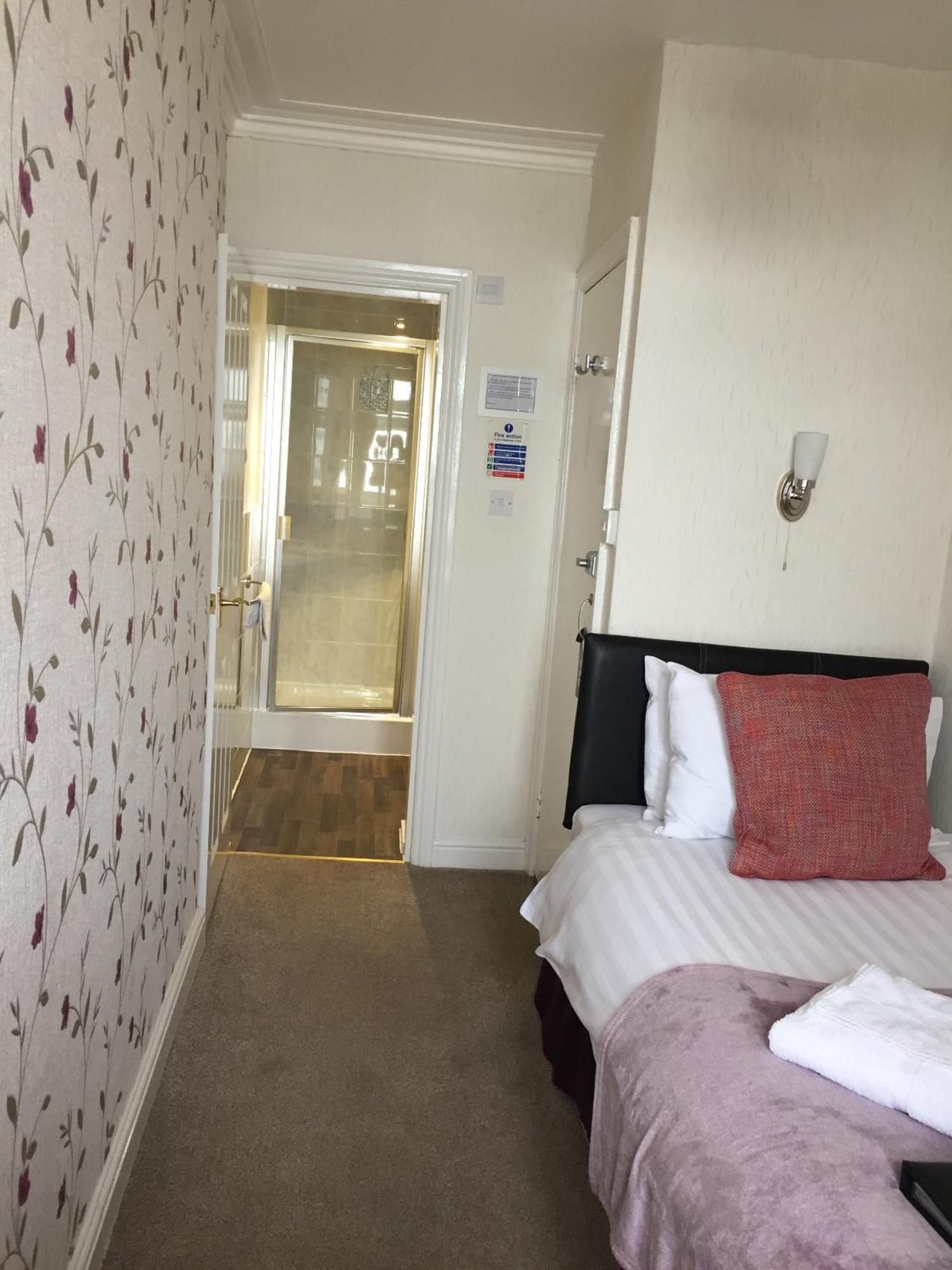 The Leeway Hotel Scarborough Room photo