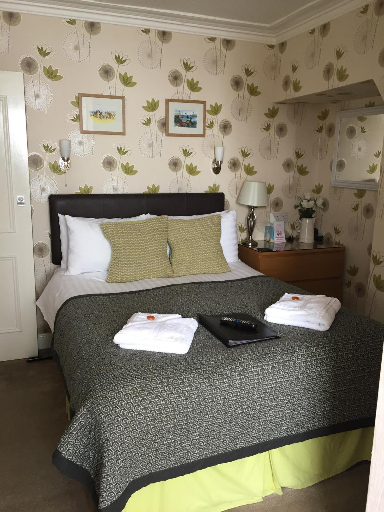 The Leeway Hotel Scarborough Room photo
