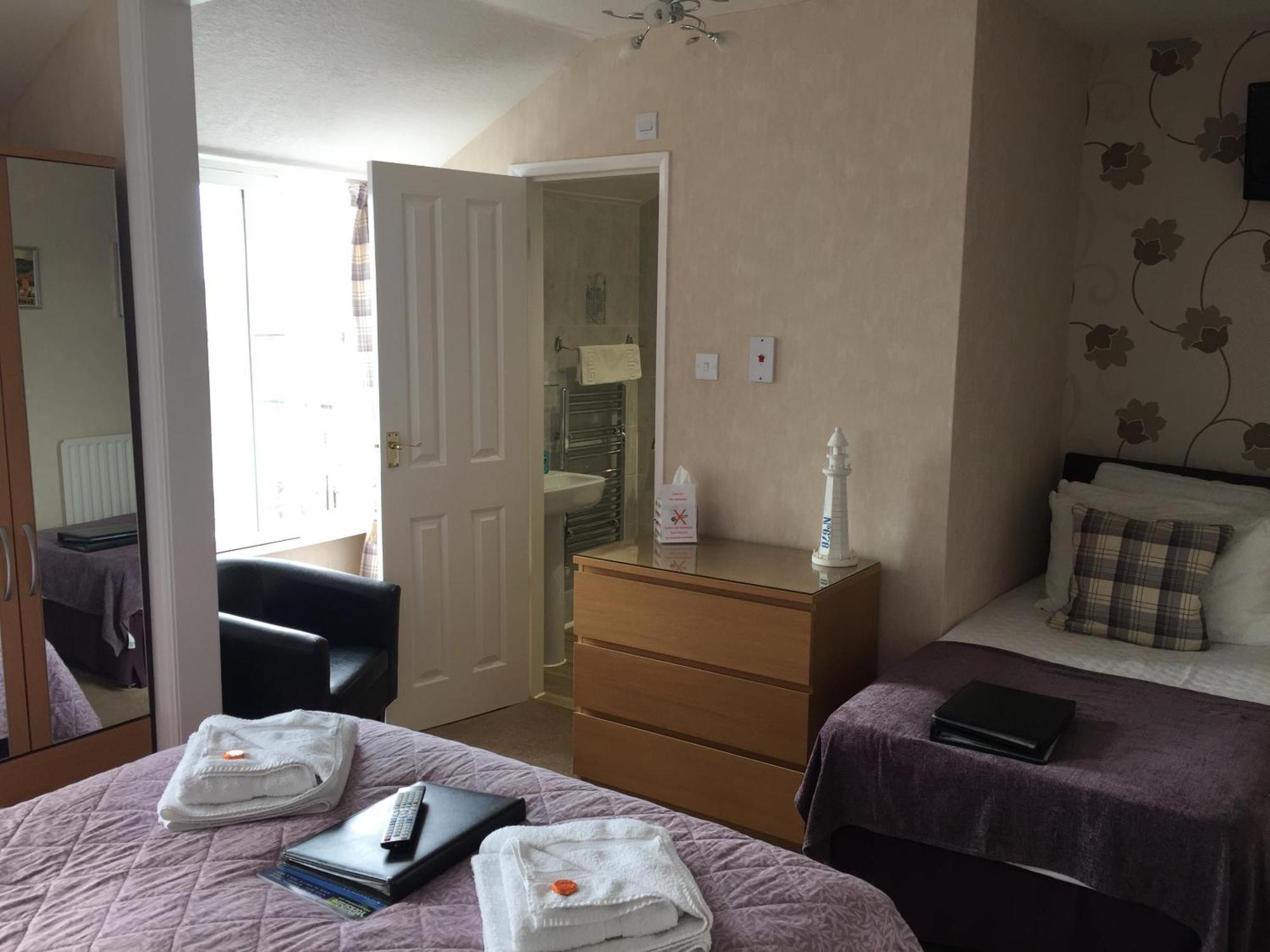 The Leeway Hotel Scarborough Room photo
